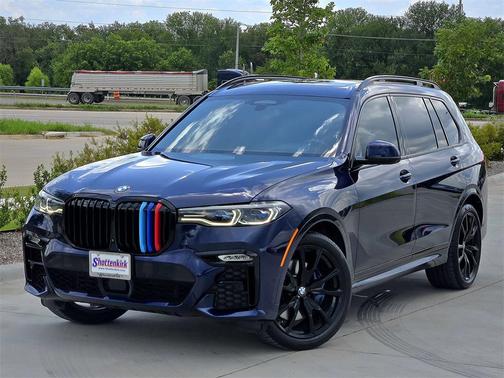 2022 BMW X7 M50i