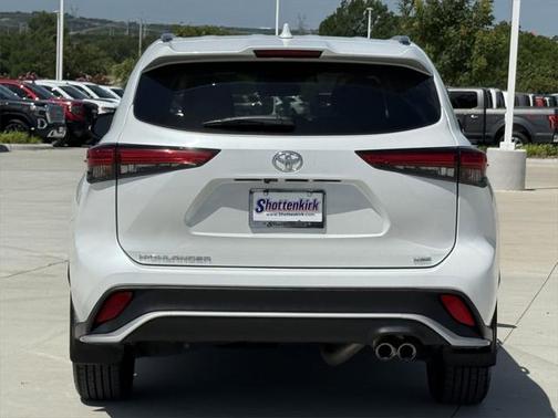 2023 Toyota Highlander XSE