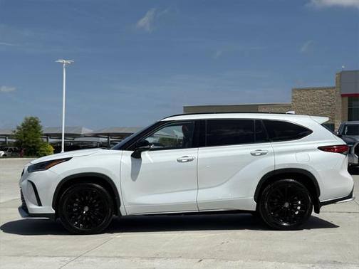 2023 Toyota Highlander XSE