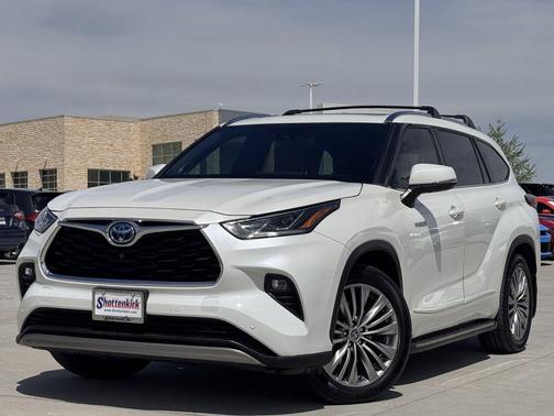 Blizzard Pearl 2021 Toyota Highlander Hybrid Platinum