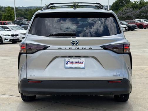 Celestial Silver Metallic 2024 Toyota Sienna XLE