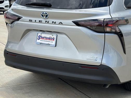 Celestial Silver Metallic 2024 Toyota Sienna XLE