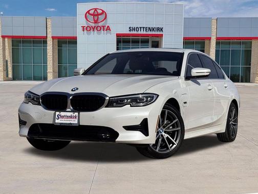 Mineral White Metallic 2022 BMW 330e 330e iPerformance