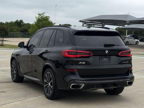 Black Sapphire Metallic 2020 BMW X5 xDrive40i