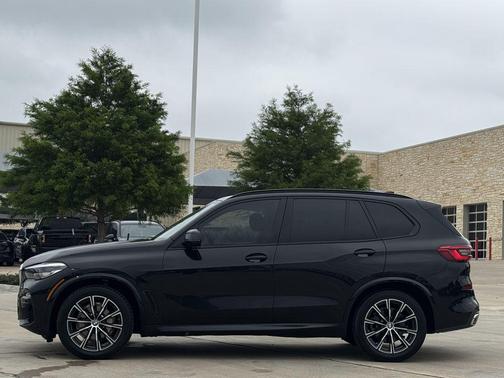 Black Sapphire Metallic 2020 BMW X5 xDrive40i