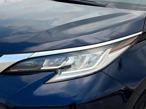 2022 Toyota Sienna Limited 7-Passenger