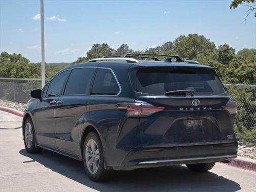 2022 Toyota Sienna Limited 7-Passenger