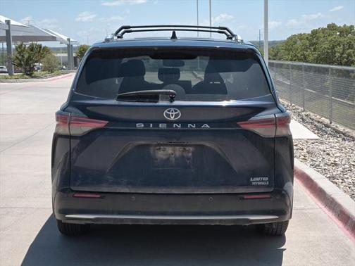 2022 Toyota Sienna Limited 7-Passenger
