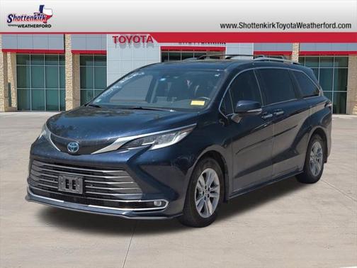 2022 Toyota Sienna Limited 7-Passenger