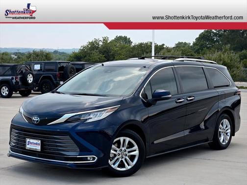 2022 Toyota Sienna Limited 7-Passenger