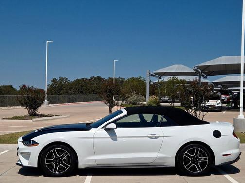 2022 Ford Mustang EcoBoost Premium