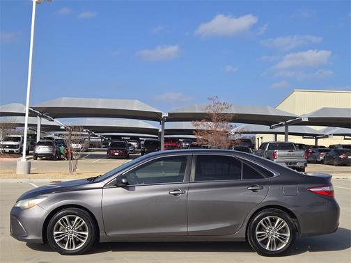 2016 Toyota Camry SE