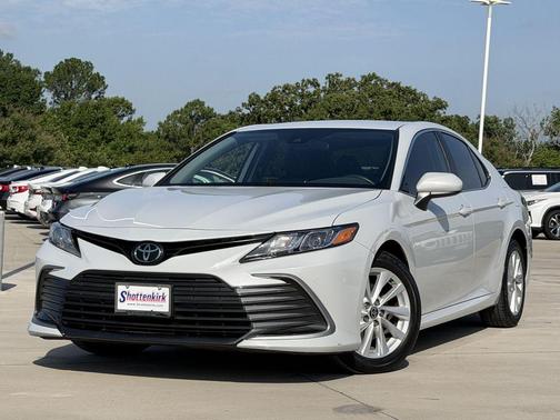 Ice Edge 2023 Toyota Camry LE