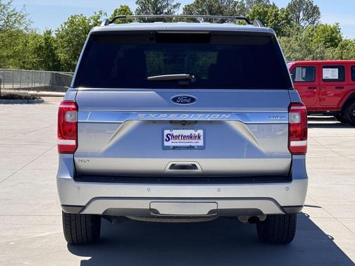 Iconic Silver Metallic 2021 Ford Expedition Max XLT