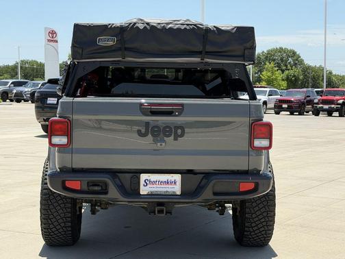 Sting-Gray Clearcoat 2021 Jeep Gladiator Sport S