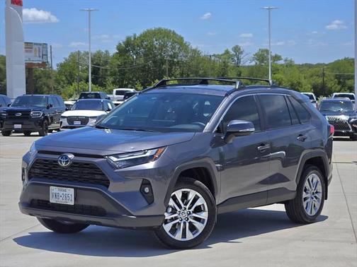 2025 Toyota RAV4 XLE Premium