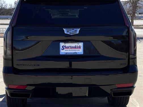 2022 Cadillac Escalade Sport Platinum