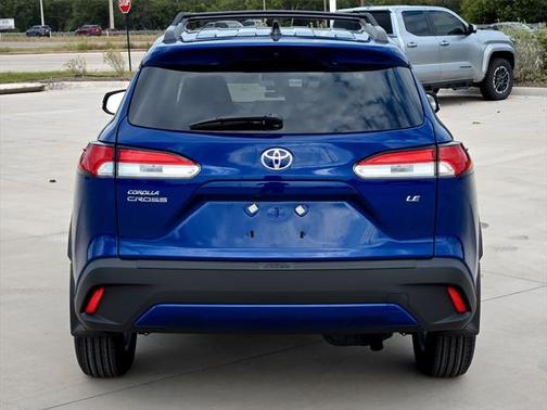 2025 Toyota Corolla Cross LE