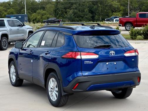 2025 Toyota Corolla Cross LE