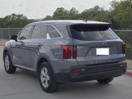 2021 Kia Sorento LX