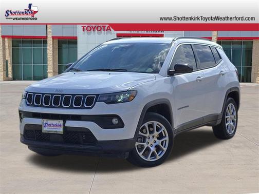 2023 Jeep Compass Latitude Lux