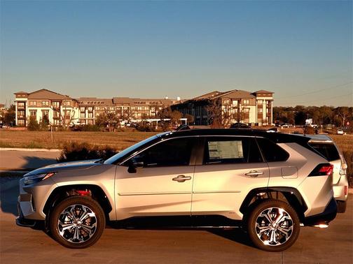 2025 Toyota RAV4 Hybrid SE