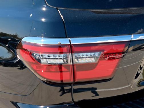 2022 Nissan Armada Platinum 2WD
