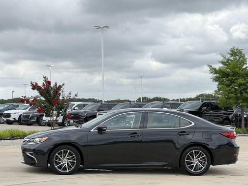 Black 2016 Lexus ES 350 Base