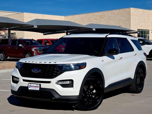 2023 Ford Explorer ST-Line