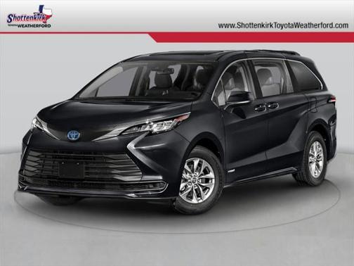 2025 Toyota Sienna LE