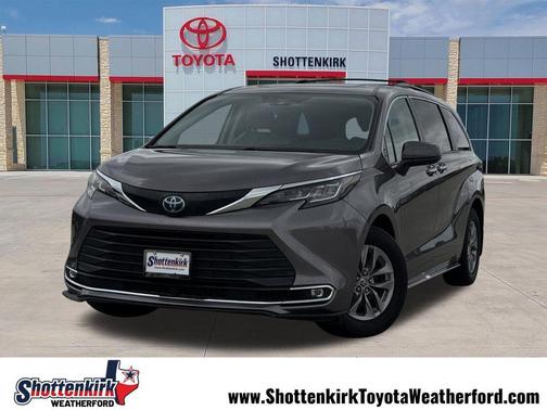 Predawn Gray Mica 2022 Toyota Sienna XLE
