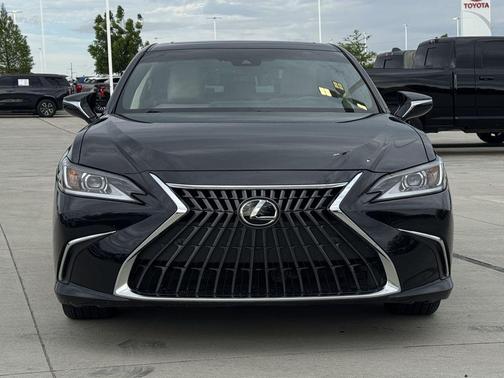 Caviar 2024 Lexus ES 300h Base