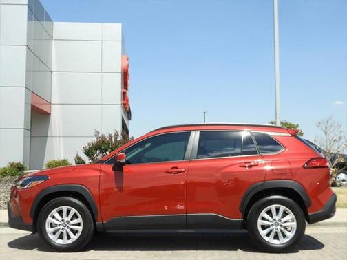2022 Toyota Corolla Cross LE