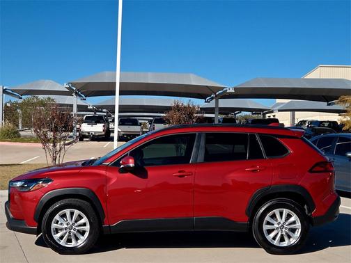 2022 Toyota Corolla Cross LE