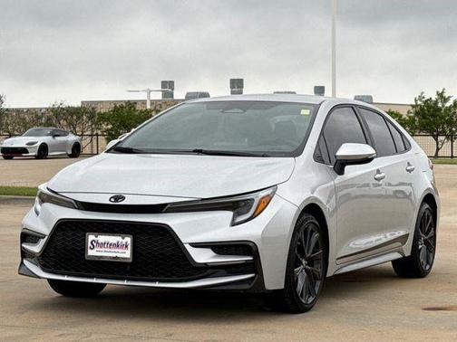 Classic Silver Metallic 2024 Toyota Corolla SE