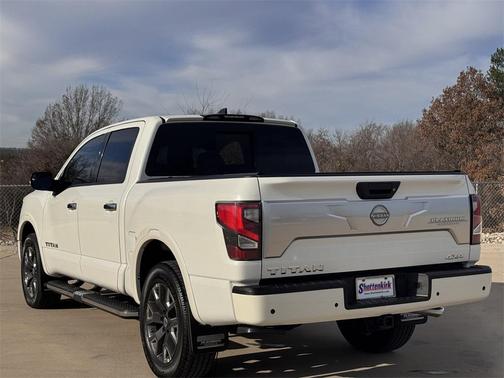 2024 Nissan Titan Platinum Reserve