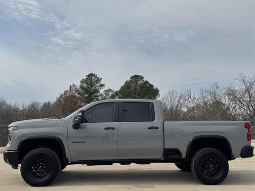 2024 Chevrolet Silverado 2500 4WD Crew Cab Standard Bed ZR2