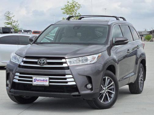 Predawn Gray Mica 2018 Toyota Highlander XLE