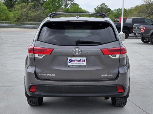 Predawn Gray Mica 2018 Toyota Highlander XLE