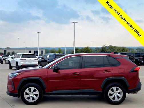 2023 Toyota RAV4 LE