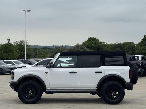 Oxford White 2024 Ford Bronco Wildtrak