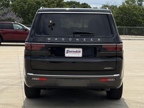 Diamond Black Crystal Pearlcoat 2022 Jeep Wagoneer Series I 4x2