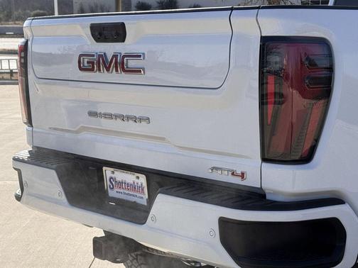 2024 GMC Sierra 2500 AT4