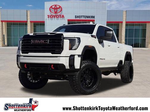 Summit White 2024 GMC Sierra 2500 AT4