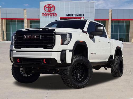 Summit White 2024 GMC Sierra 2500 AT4