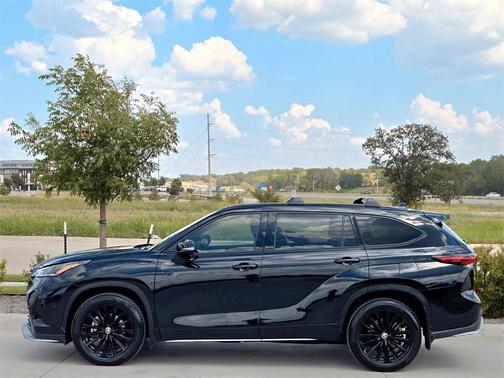 2024 Toyota Highlander XSE