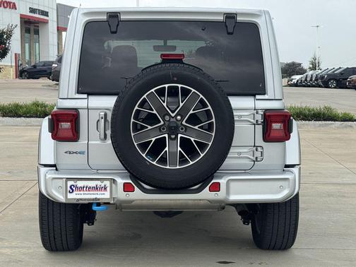 Silver Zynith Clearcoat 2023 Jeep Wrangler 4xe Sahara High Altitude