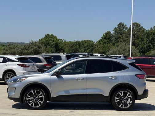 Iconic Silver Metallic 2022 Ford Escape SEL