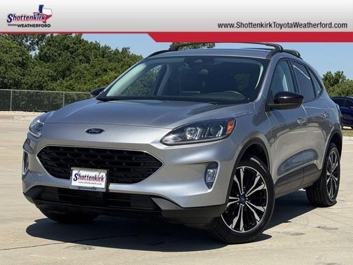 Iconic Silver Metallic 2022 Ford Escape SEL