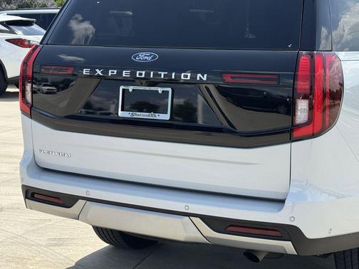Silver Metallic 2025 Ford Expedition Platinum